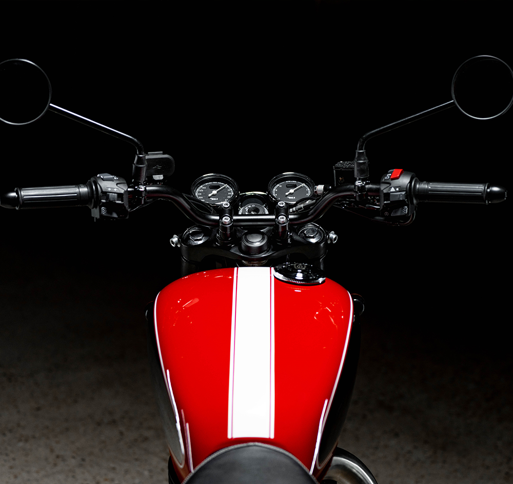 TWIN-POD INSTRUMENTS Display